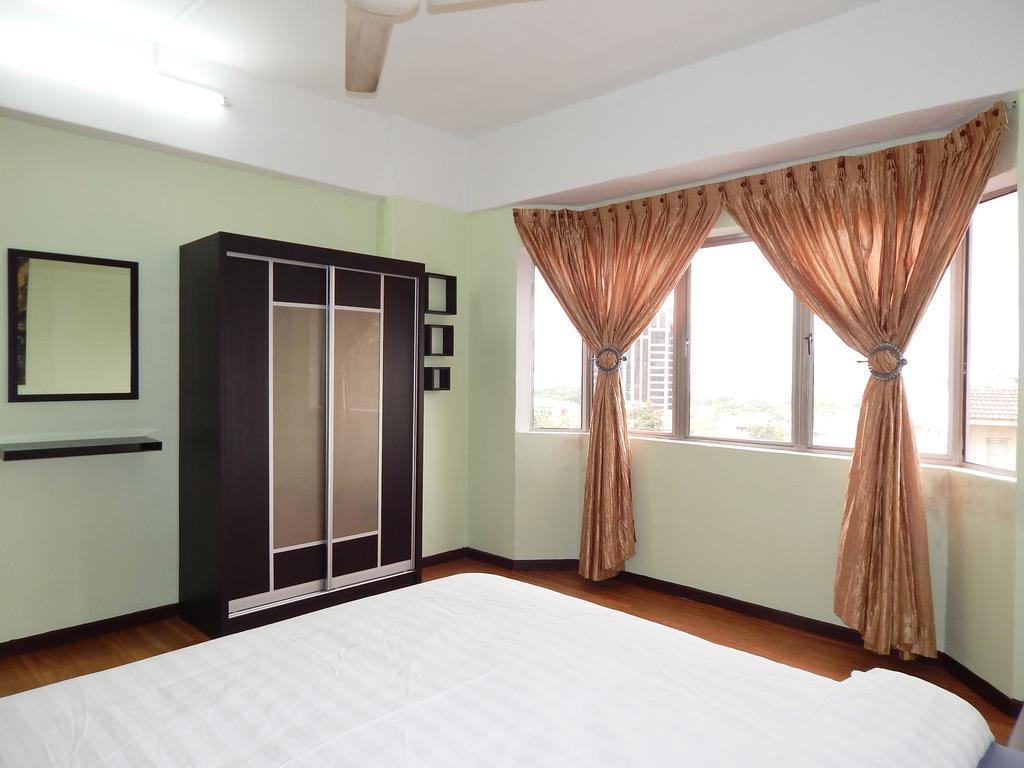 Wadi Iman Guesthouse @ Sri Mahligai Shah Alam Luaran gambar