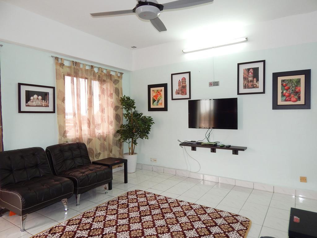 Wadi Iman Guesthouse @ Sri Mahligai Shah Alam Luaran gambar