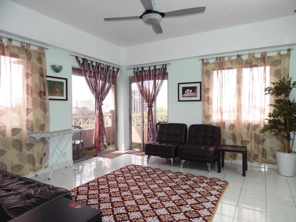 Wadi Iman Guesthouse @ Sri Mahligai Shah Alam Luaran gambar